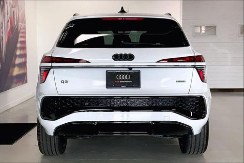 Glacier White Metallic 2026 Audi Q3 TFSI quattro S tronic