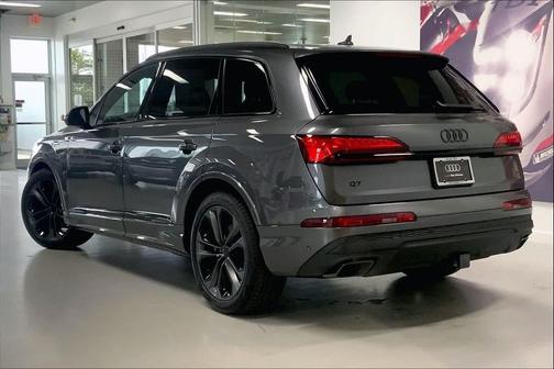 2026 Audi Q7 55 Premium Plus