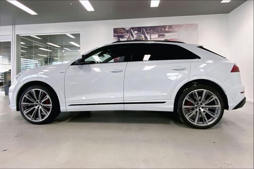 Glacier White Metallic 2026 Audi Q8 55 Prestige