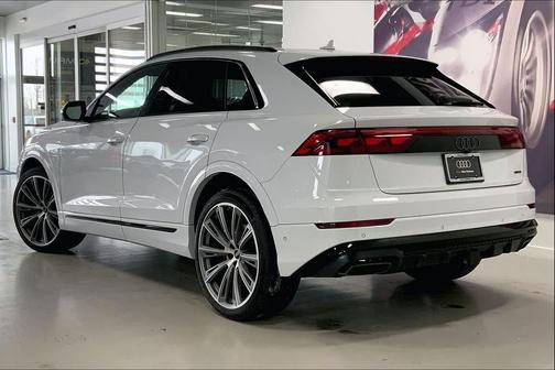 Glacier White Metallic 2026 Audi Q8 55 Prestige