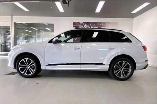 2025 Audi Q7 45 Premium Plus