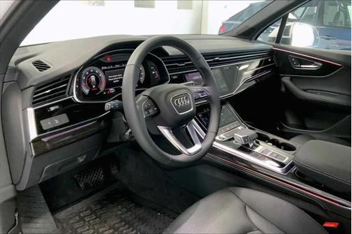 2025 Audi Q7 45 Premium Plus