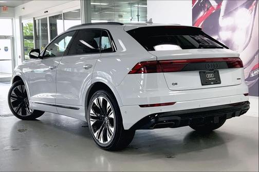 Glacier White Metallic 2026 Audi Q8 55 Premium Plus