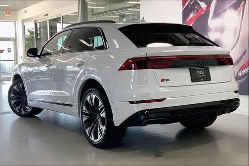 Glacier White Metallic 2024 Audi Q8 55 Premium Plus
