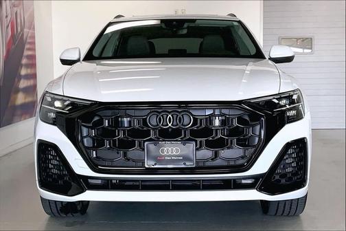 Glacier White Metallic 2024 Audi Q8 55 Premium Plus