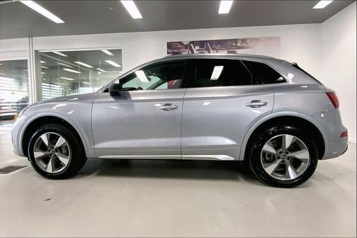 2023 Audi Q5 40 Premium Plus