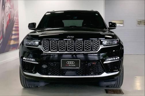 2022 Jeep Grand Cherokee Summit