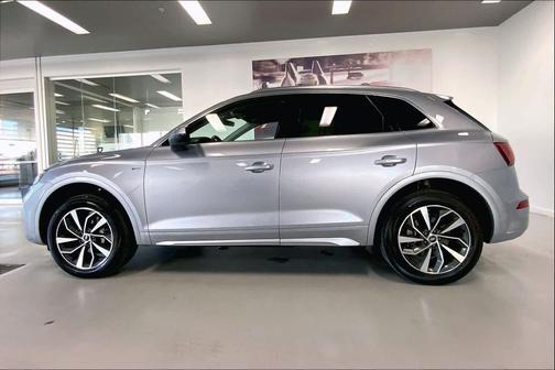 2022 Audi Q5 45 S line Premium Plus