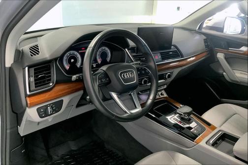 2022 Audi Q5 45 S line Premium Plus