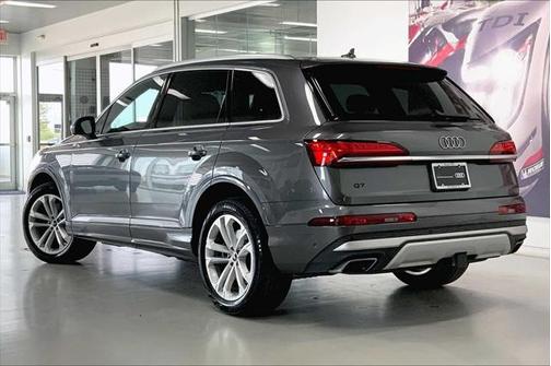 2025 Audi Q7 55 Premium Plus