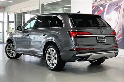 2025 Audi Q7 55 Premium Plus