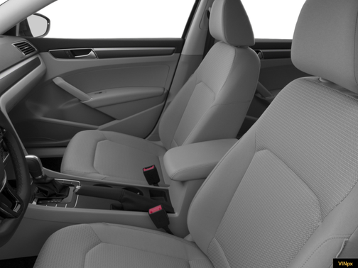 Reflex Silver Metallic 2017 Volkswagen Passat 1.8T R-Line w/Comfort