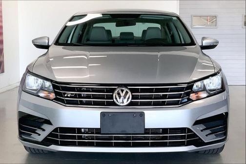 Reflex Silver Metallic 2017 Volkswagen Passat 1.8T R-Line w/Comfort