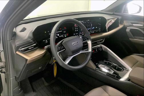 2025 Audi Q5 Premium TFSI quattro S tronic