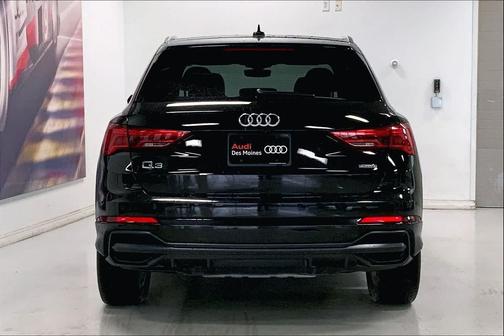 2022 Audi Q3 45 S line Premium