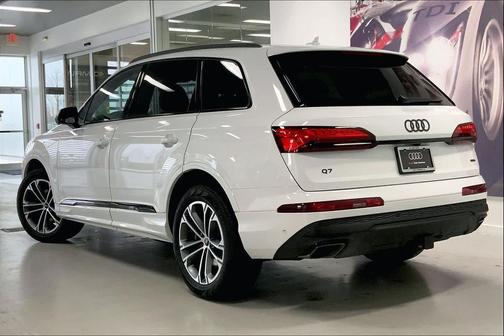 2026 Audi Q7 45 Premium Plus