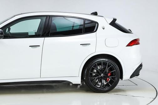 Bianco 2026 Maserati Grecale Trofeo