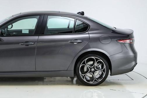 2025 Alfa Romeo Giulia Base