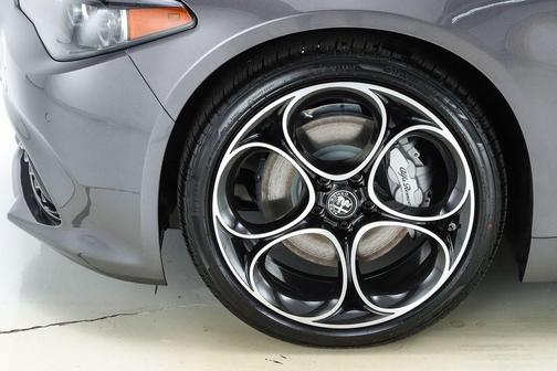 2025 Alfa Romeo Giulia Base