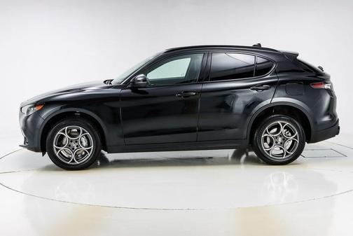 2025 Alfa Romeo Stelvio Base