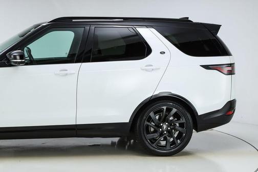 2023 Land Rover Discovery P300 R-Dynamic S