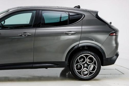 2025 Alfa Romeo Tonale Base