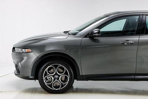 2025 Alfa Romeo Tonale Base