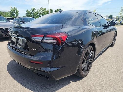 2022 Maserati Ghibli Modena Q4