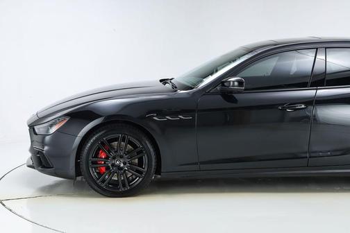 2022 Maserati Ghibli Modena Q4