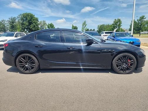 2022 Maserati Ghibli Modena Q4