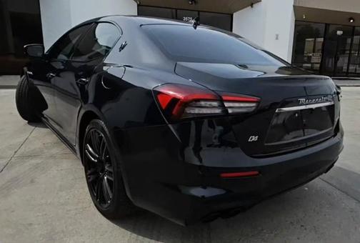 2022 Maserati Ghibli Modena Q4