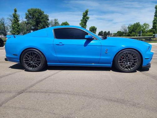 Grabber Blue 2013 Ford Shelby GT500 Base