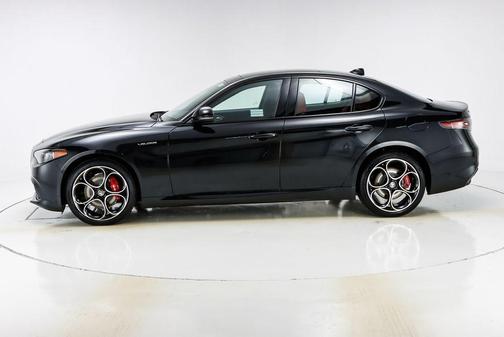 2025 Alfa Romeo Giulia Base