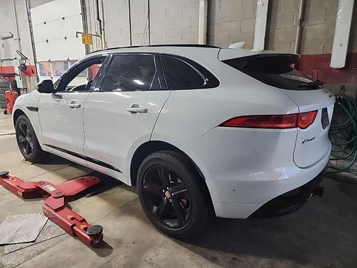 2018 Jaguar F-PACE S