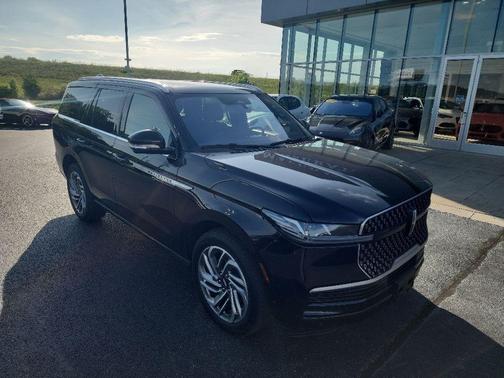 Infinite Black Metallic 2025 Lincoln Navigator Reserve