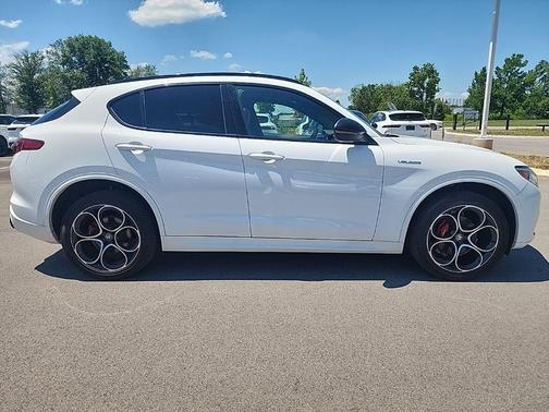 2023 Alfa Romeo Stelvio Veloce