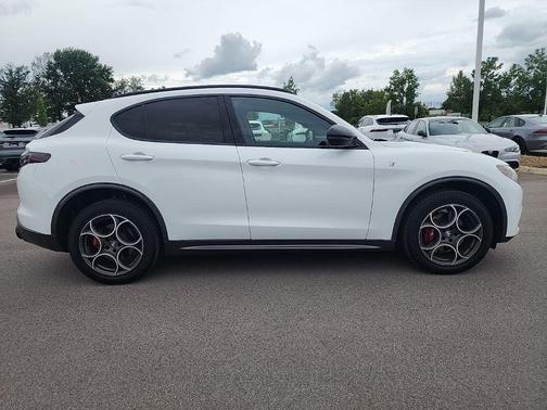 2024 Alfa Romeo Stelvio Ti