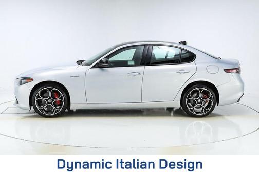 2025 Alfa Romeo Giulia Base
