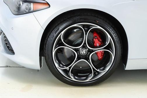 2025 Alfa Romeo Giulia Base