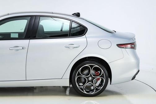2025 Alfa Romeo Giulia Base