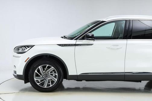 2022 Lincoln Aviator Standard AWD
