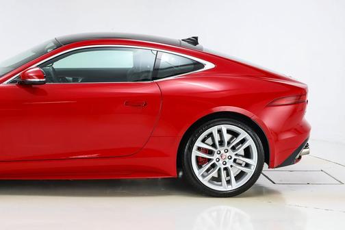 2016 Jaguar F-TYPE R