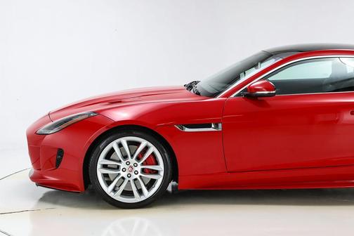 2016 Jaguar F-TYPE R