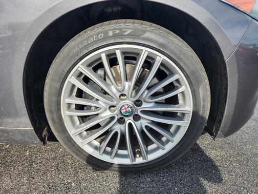 2017 Alfa Romeo Giulia Ti