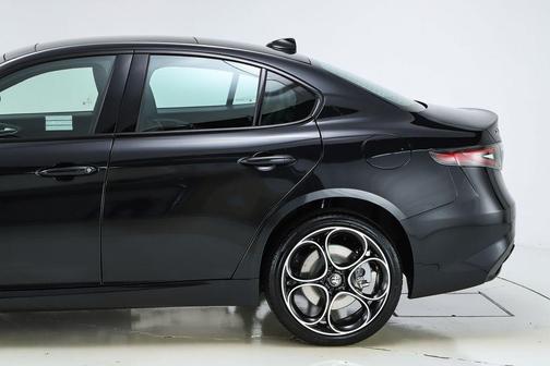 2025 Alfa Romeo Giulia Base