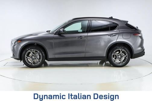 2025 Alfa Romeo Stelvio Base