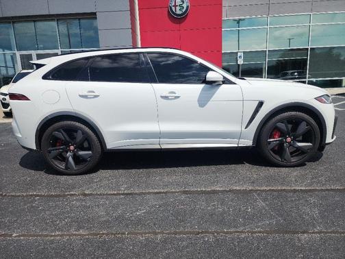 Fuji White 2021 Jaguar F-PACE SVR