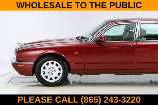 2001 Jaguar XJ8 