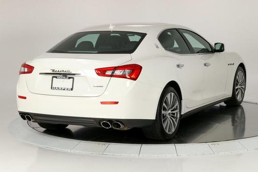 Photo 3 of 28 of 2016 Maserati Ghibli S