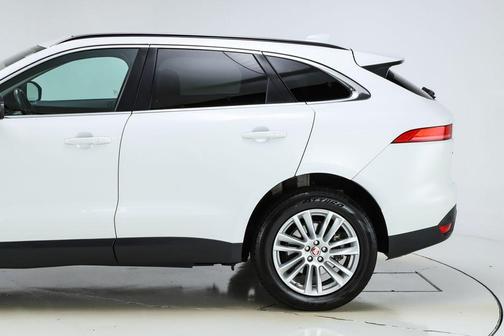 2017 Jaguar F-PACE 35t Prestige